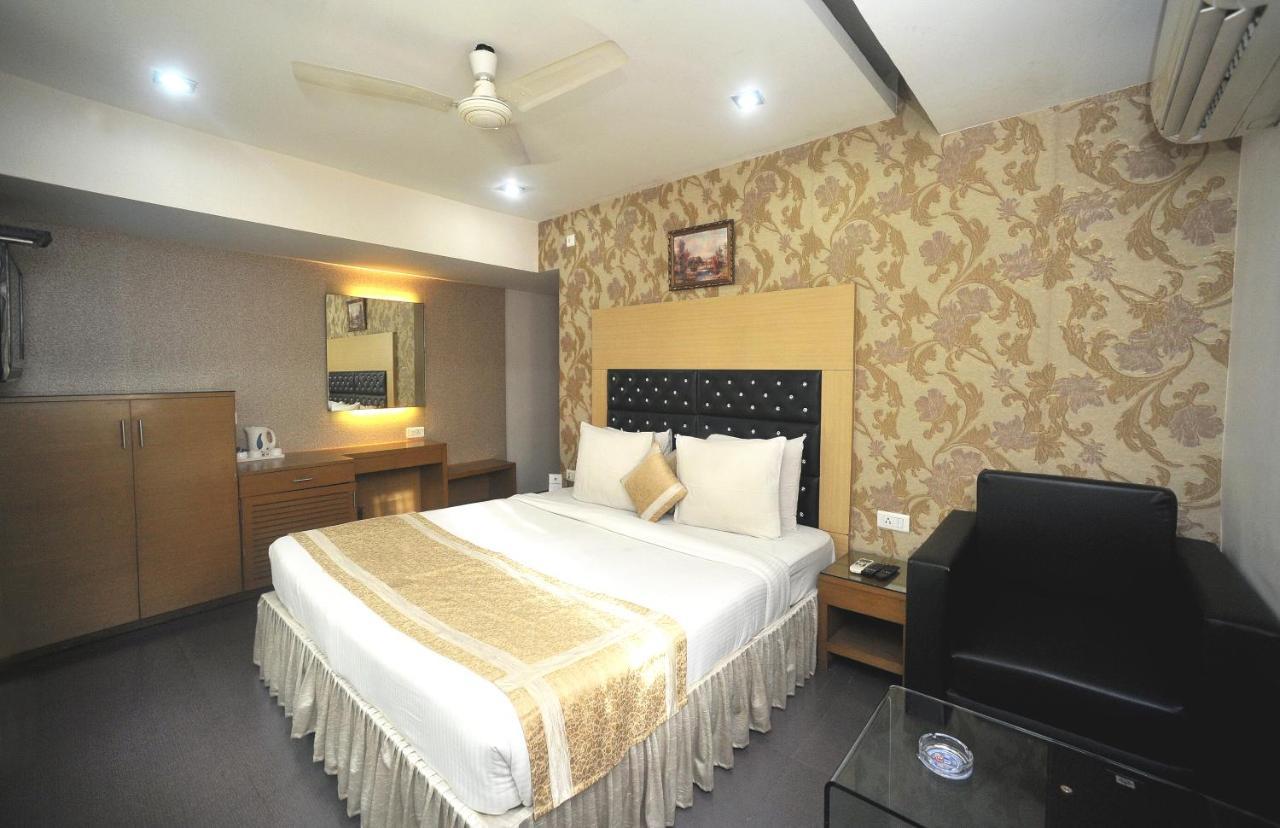 Hotel Lee International Колката Екстер'єр фото