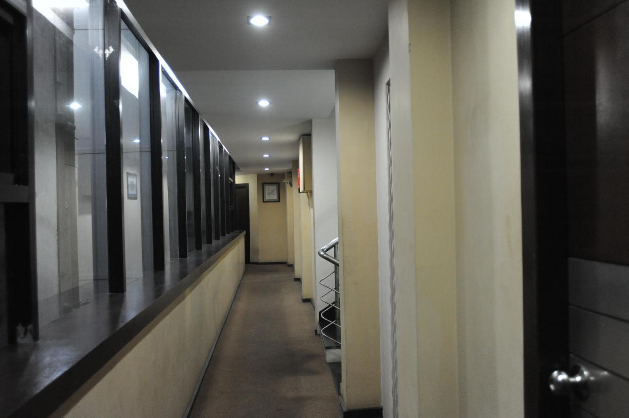 Hotel Lee International Колката Екстер'єр фото