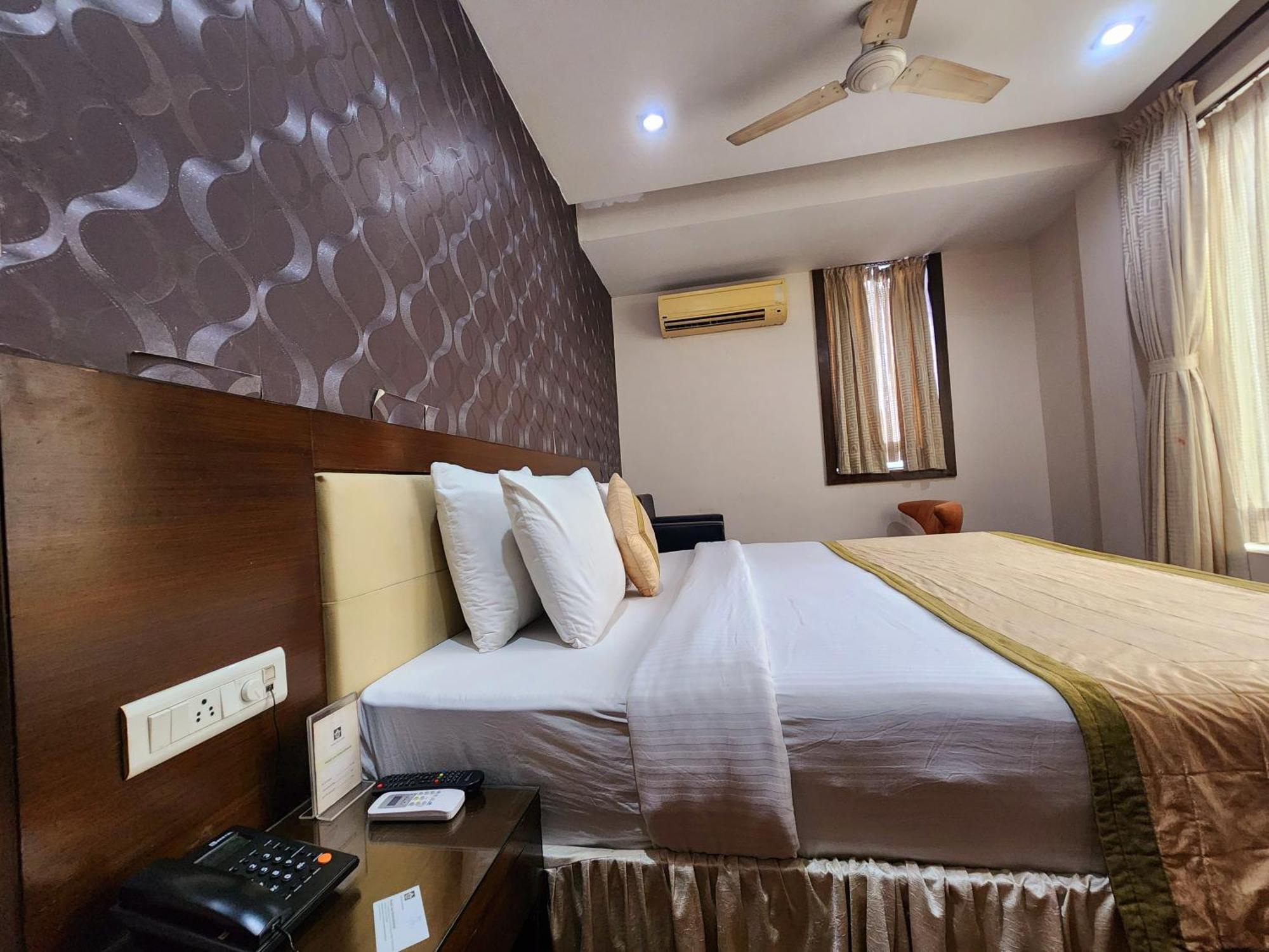 Hotel Lee International Колката Екстер'єр фото