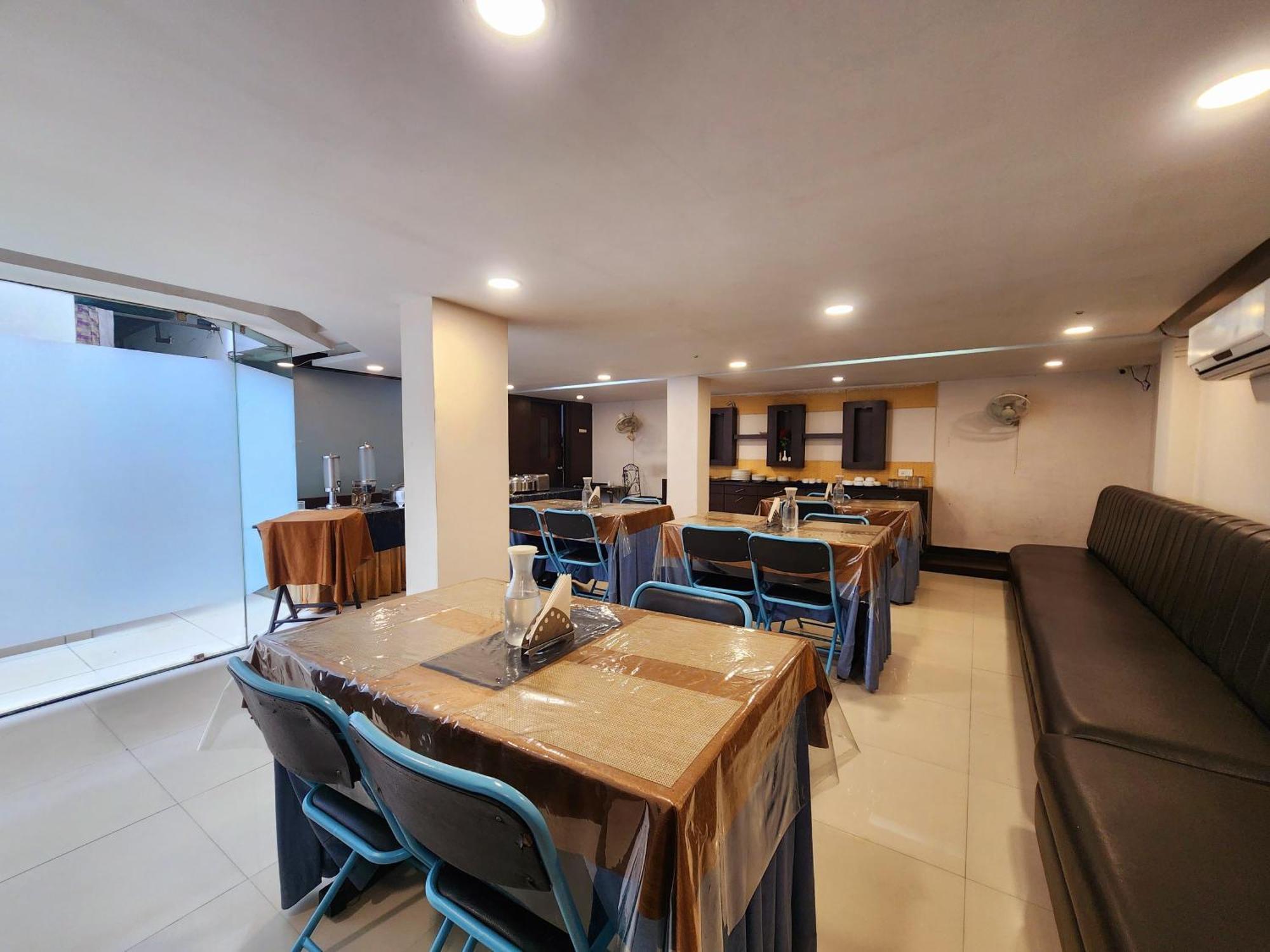 Hotel Lee International Колката Екстер'єр фото