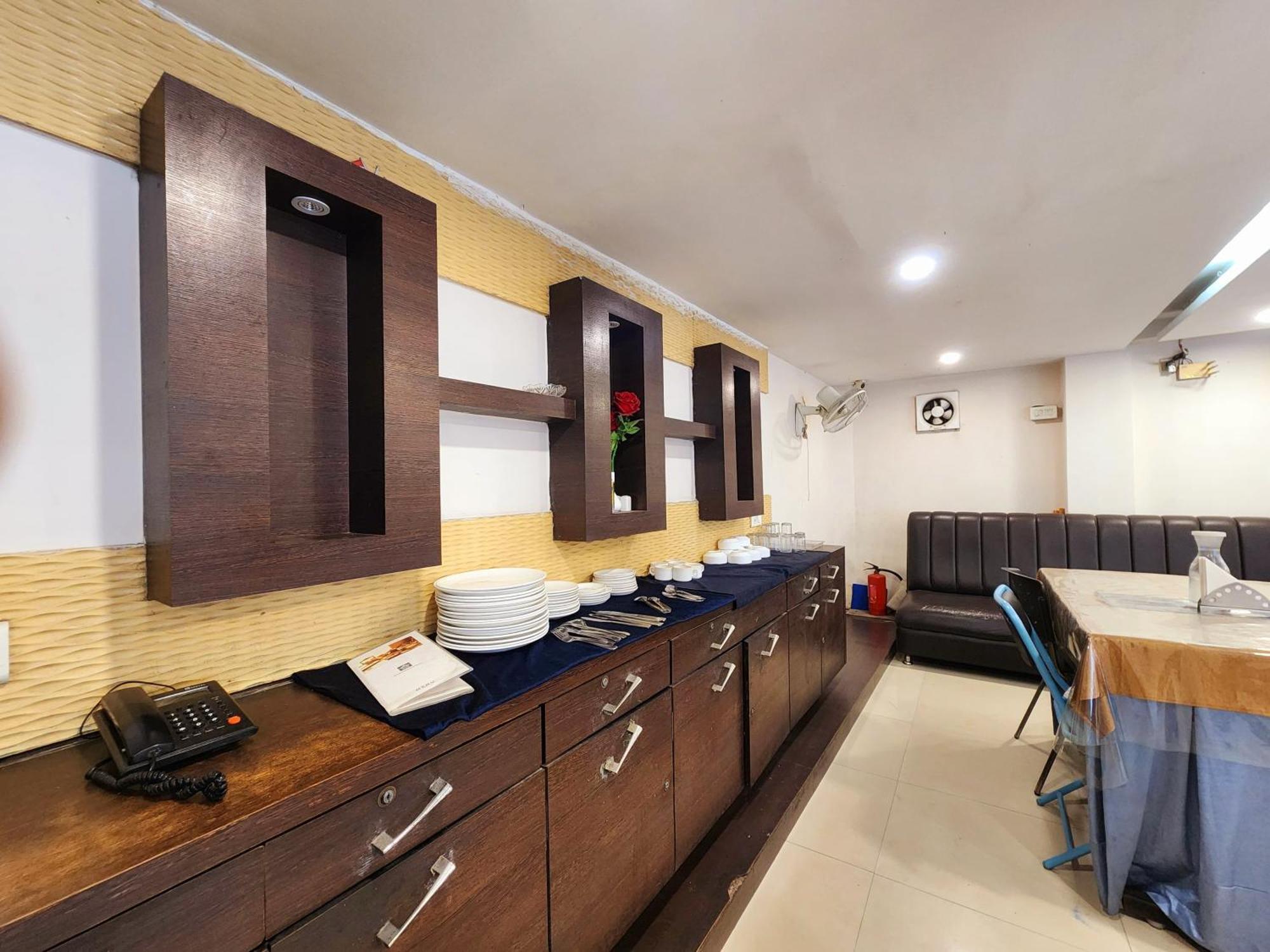 Hotel Lee International Колката Екстер'єр фото