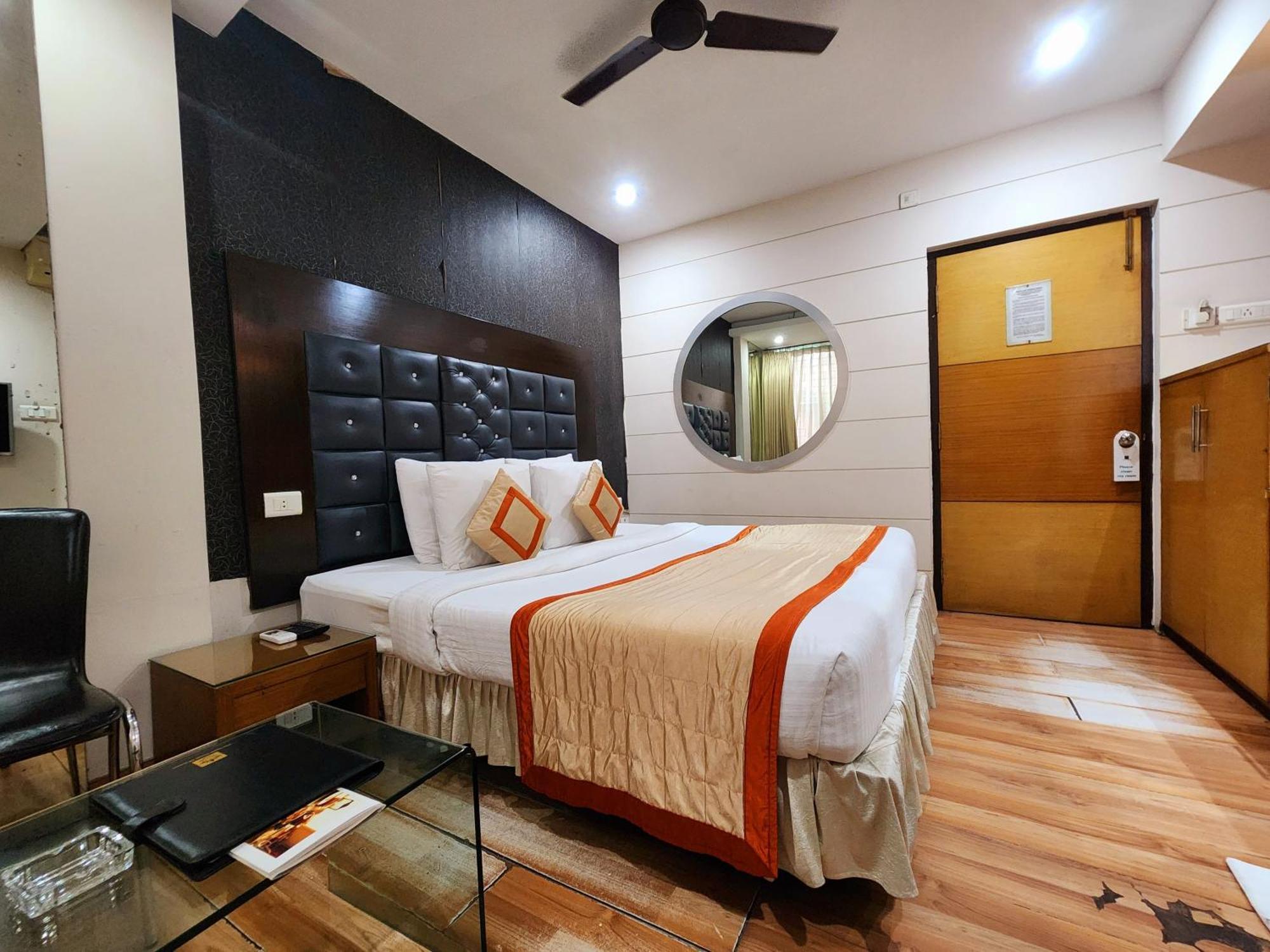 Hotel Lee International Колката Екстер'єр фото